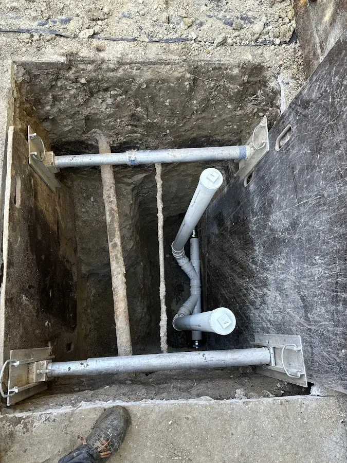 Experienced plumber completing Drain Cleaning work in Carmel Valley Village